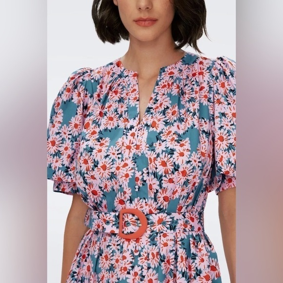 NEW w/Tags DIANE VON FURSTENBERG
Laena Blue Pink Floral Shift Dress Size Small - Picture 4 of 10